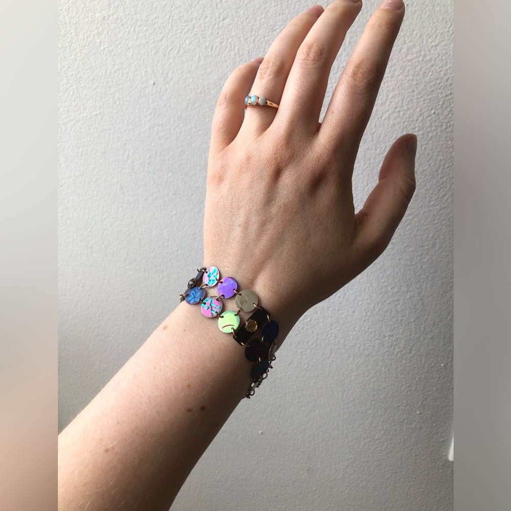 Holly Yashi iridescent niobium floral bracelet in vibrant purple and blue  🦋
